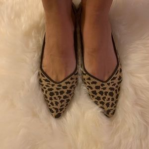 Worn once Rothy’s pointed toe leopard flats!